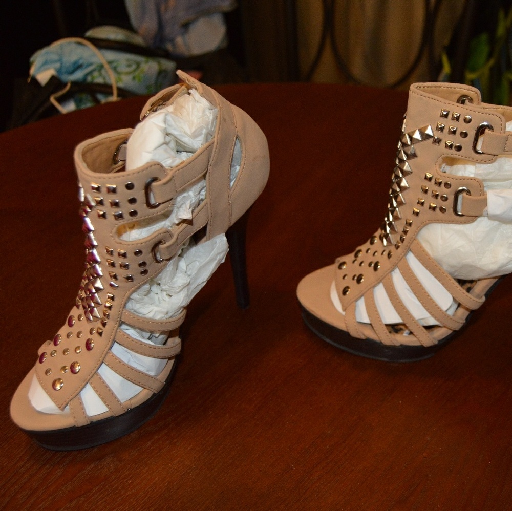 Promiscuous Tryphena heels